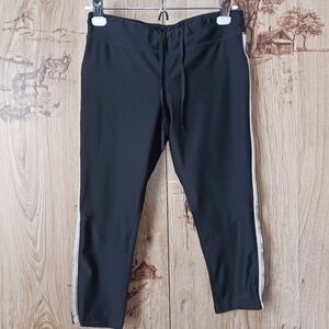 Xersion Black/Cream Side Stripe Capri Leggings Size Small